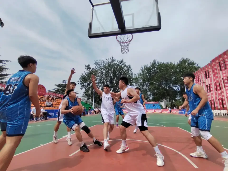 前锋如何通过心理训练增强比赛信心_1